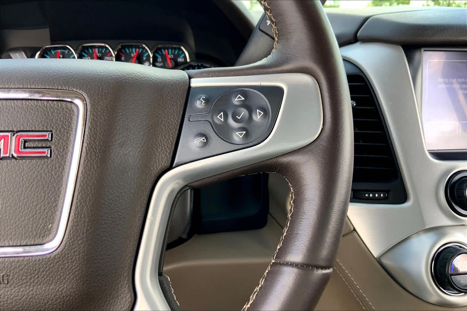 Used 2020 Smokey Quartz Metallic GMC SLT image 24