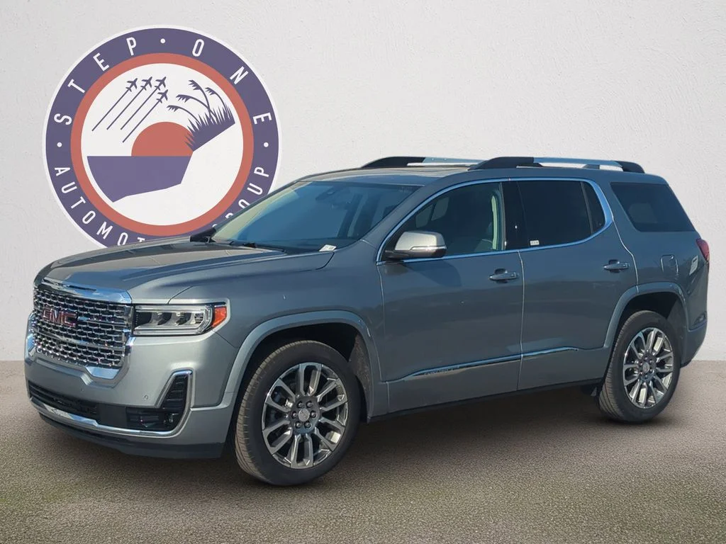 Used 2023 Silver GMC Denali image 2