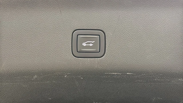 Used 2023 Summit White GMC Denali image 30