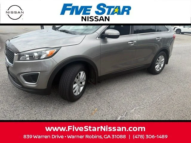 Used 2018 Silver Kia LX image 16