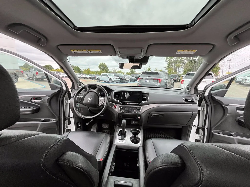 Used 2020 White Honda EX-L image 18