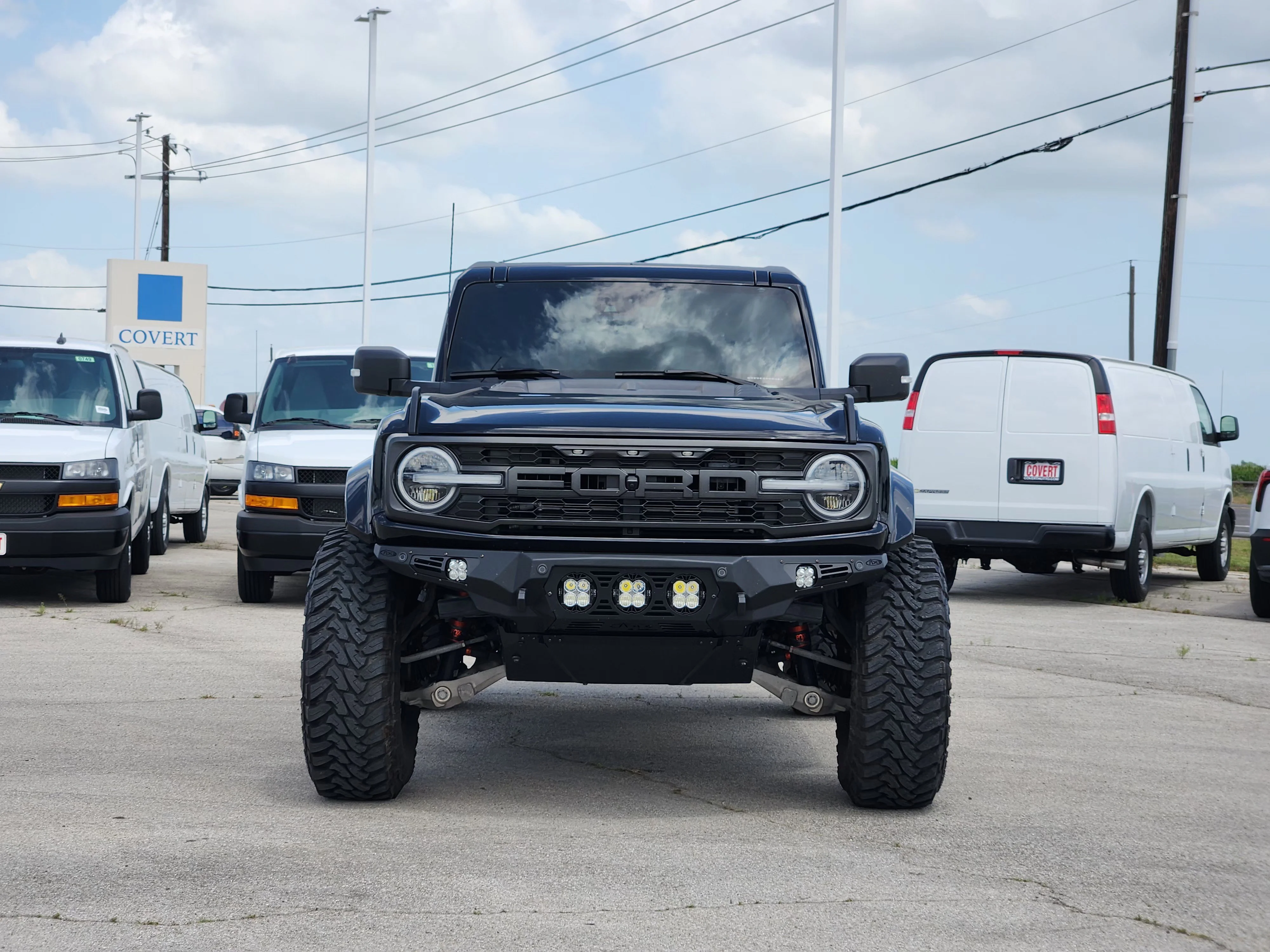 Used 2023  Ford Raptor image 2