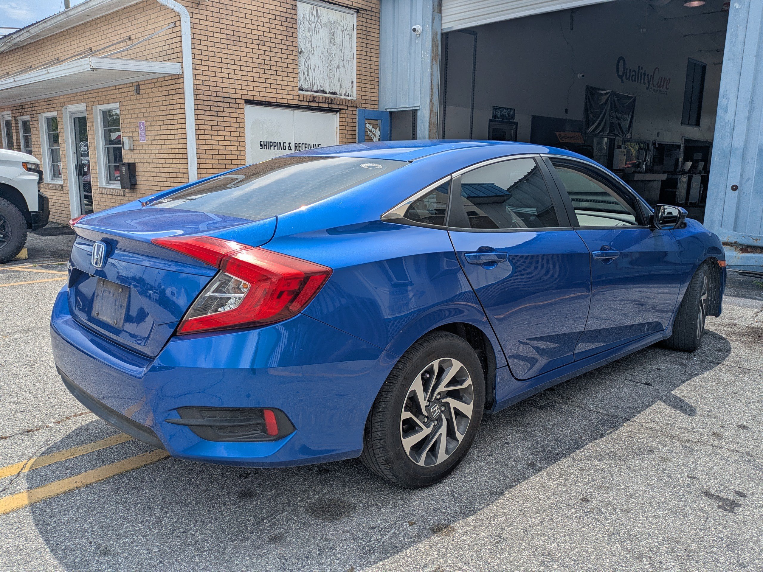 Used 2016 Blue Honda EX image 4