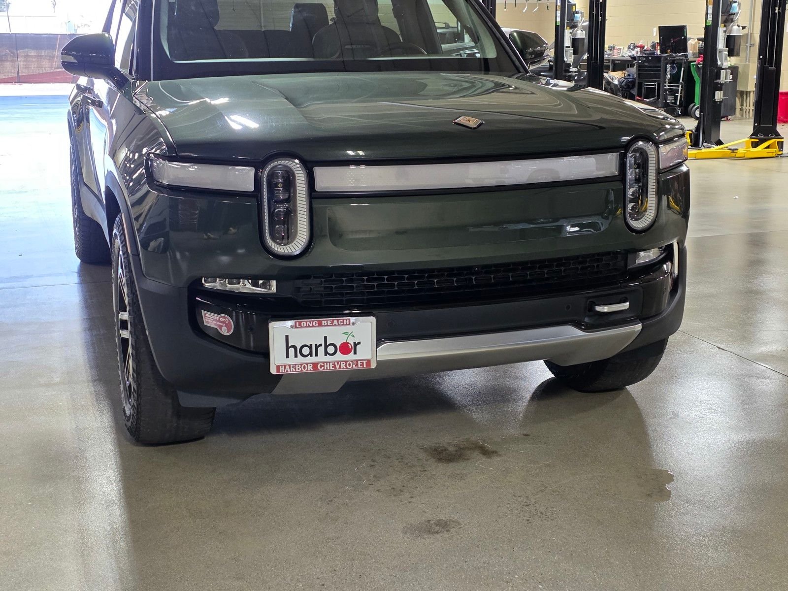 Used 2023 Forest Green Rivian Adventure image 9