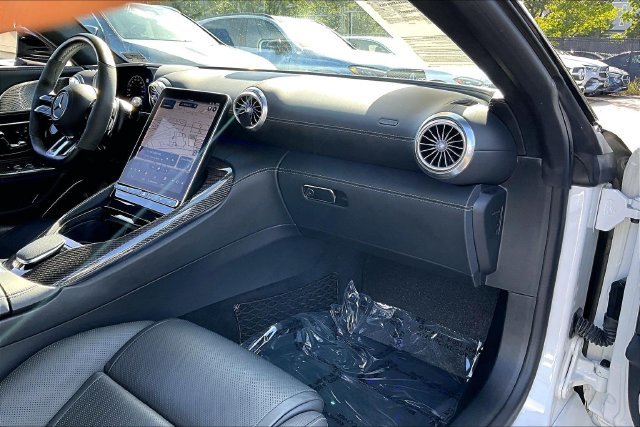 Used 2022  Mercedes-Benz SL 63 AMG® image 15