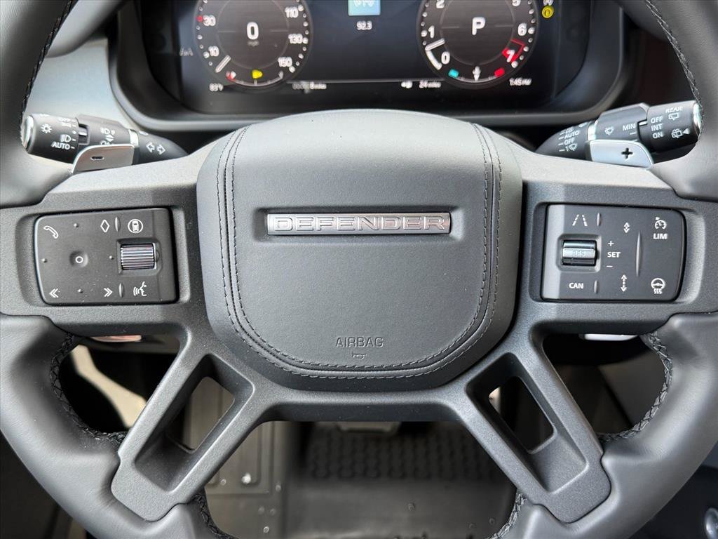 New 2026 Santorini Black Metallic Land Rover V8 image 17