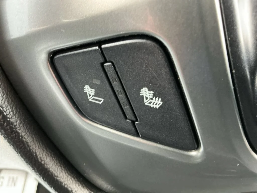 Used 2015 SUMMIT WHITE Chevrolet LT image 19