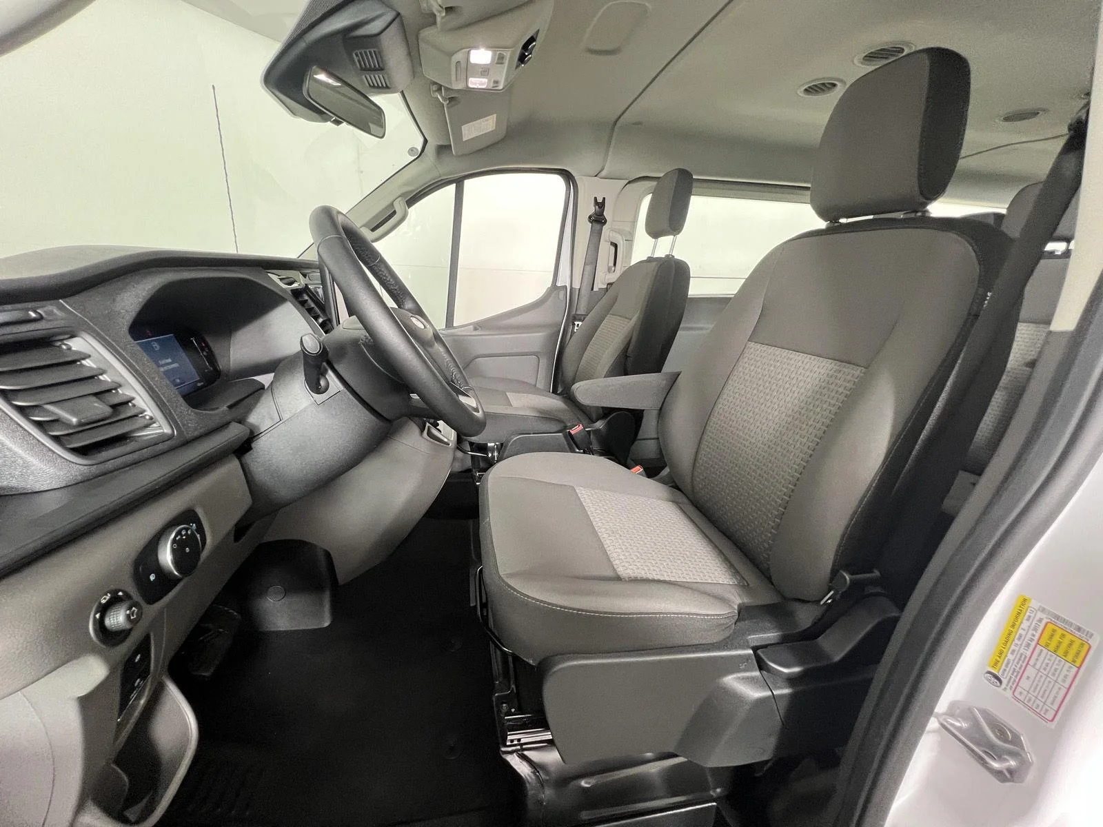 Used 2026 Oxford White Ford XLT image 2