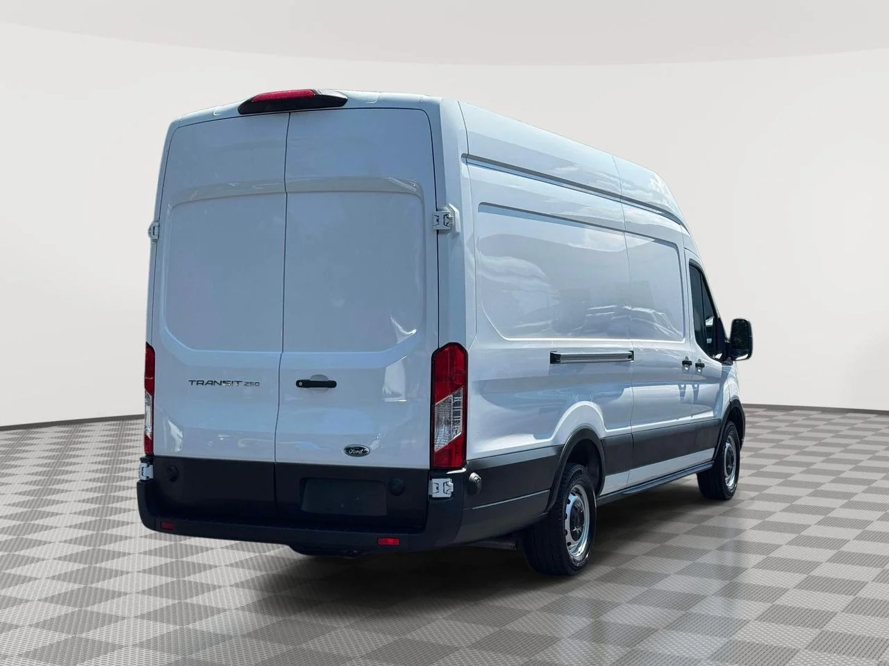 Used 2025 Oxford White Ford Base image 4