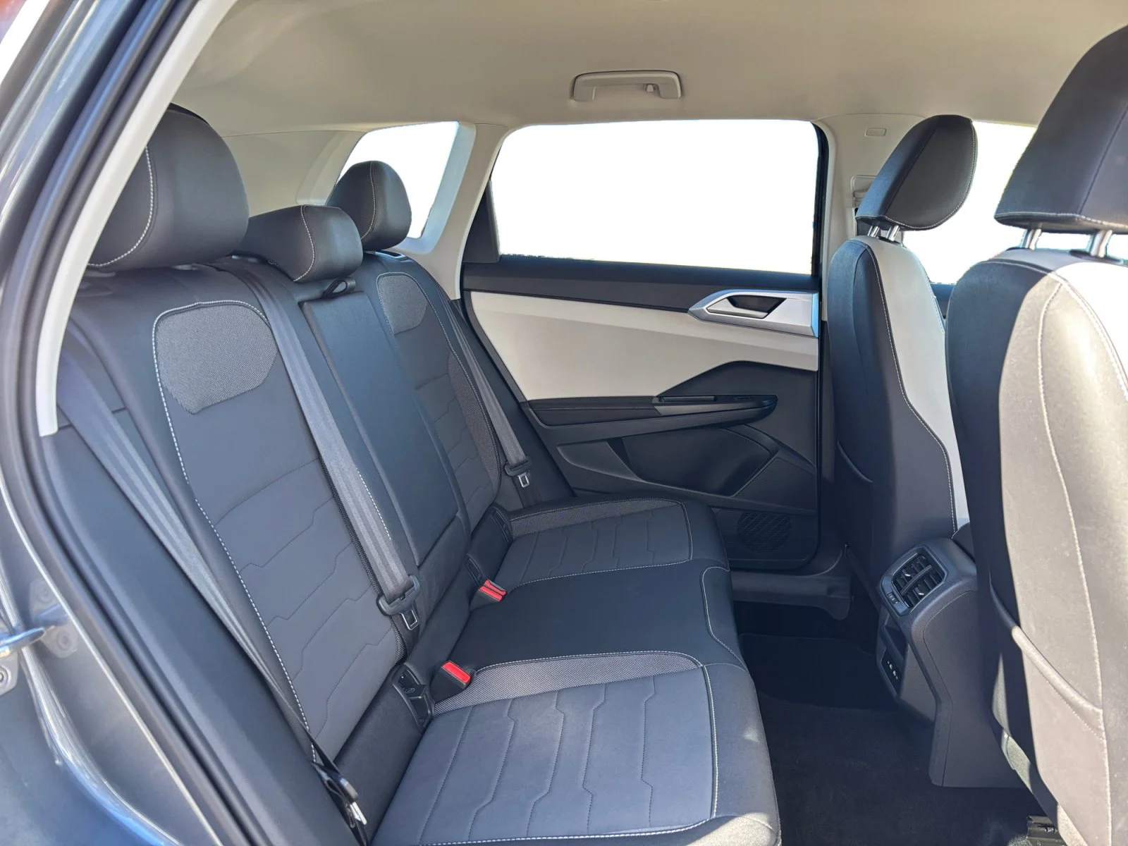 Used 2026 Gray Volkswagen Comfortline image 18