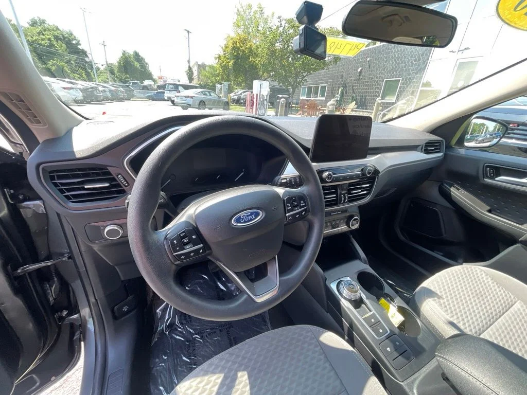 Used 2020 Gray Ford SE image 10