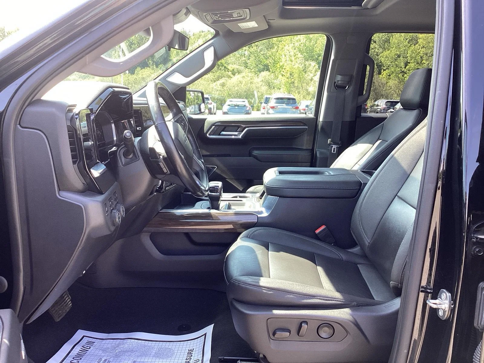 Used 2022 Black Chevrolet LT Trail Boss image 13