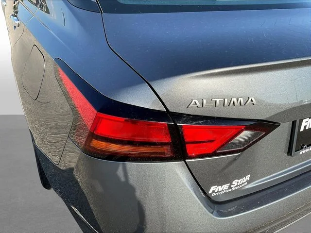 Used 2025 Gray Nissan 2.5 SV image 24