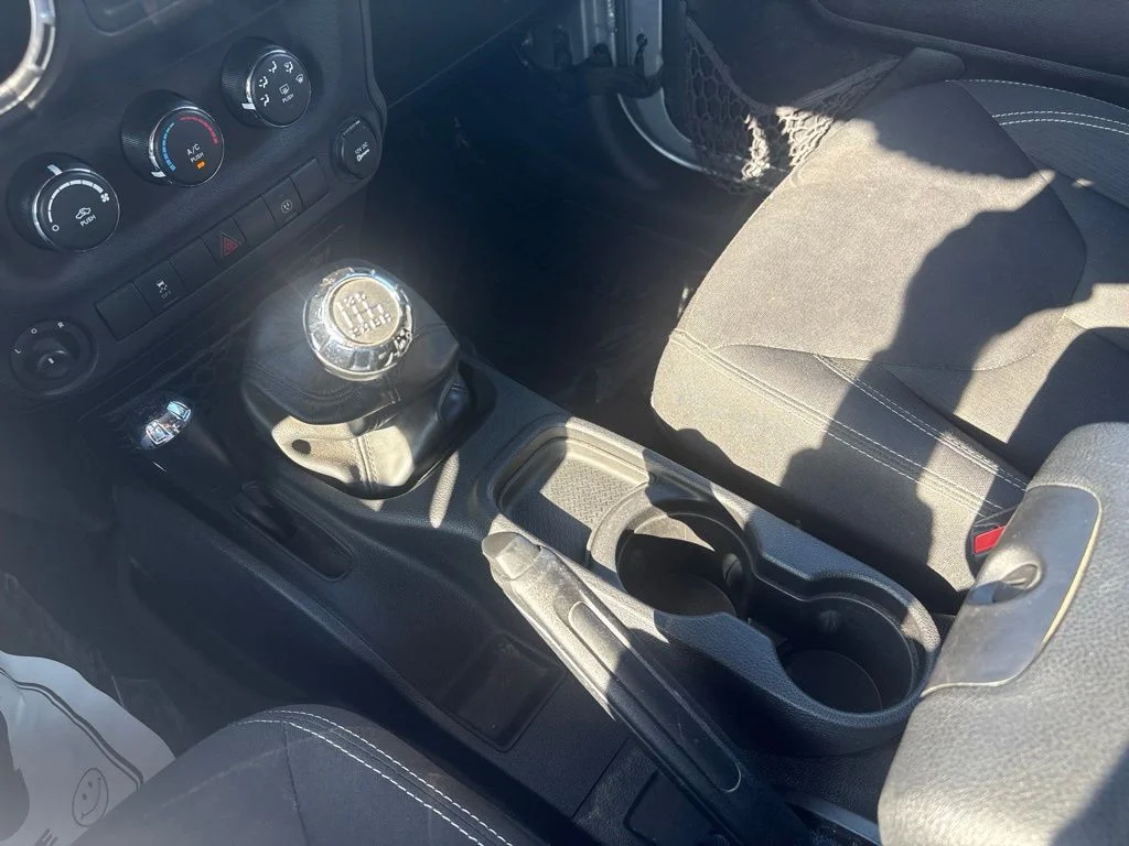 Used 2015 Silver Jeep Rubicon image 13