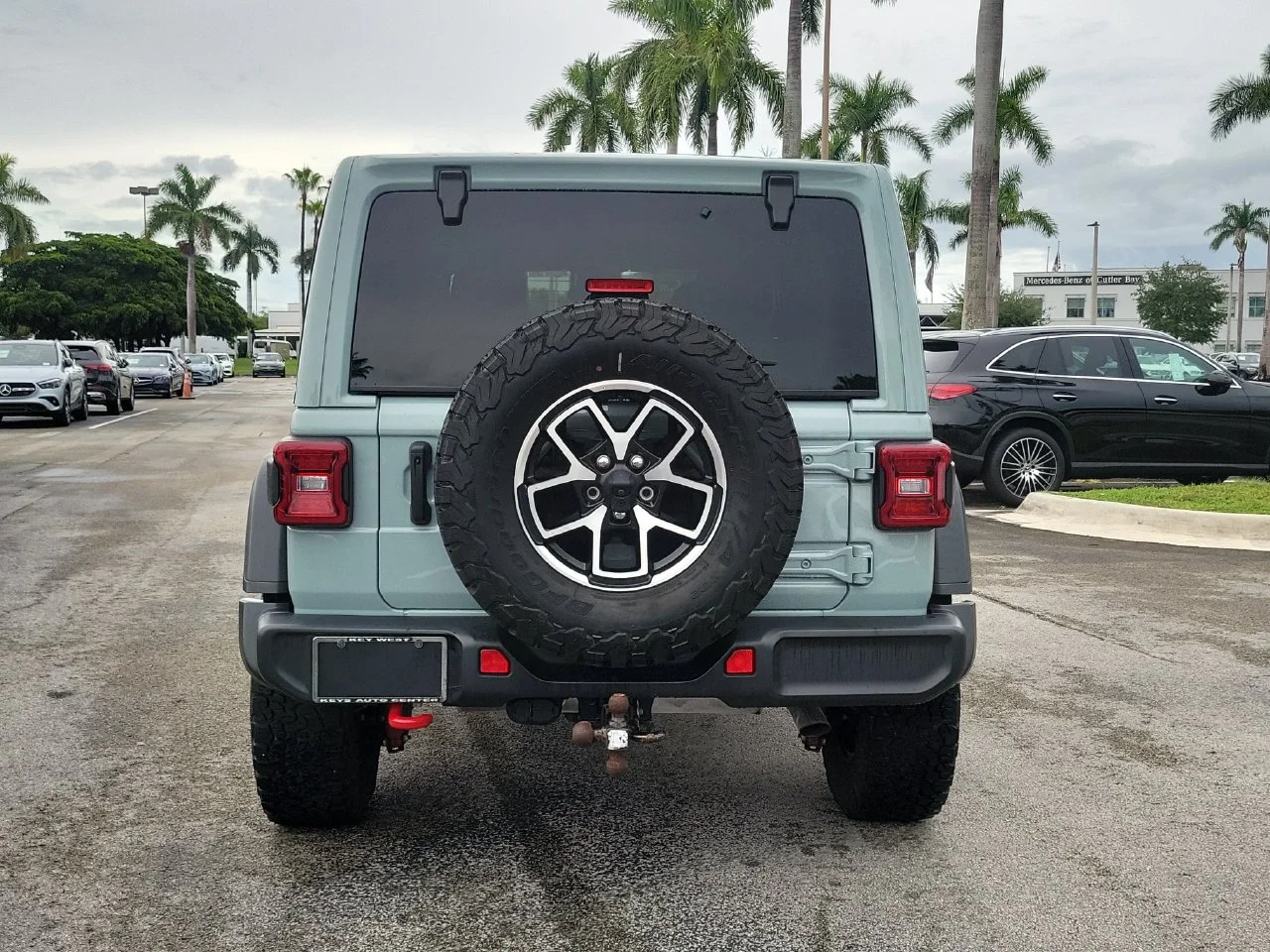 Used 2024 Gray Jeep Rubicon image 5