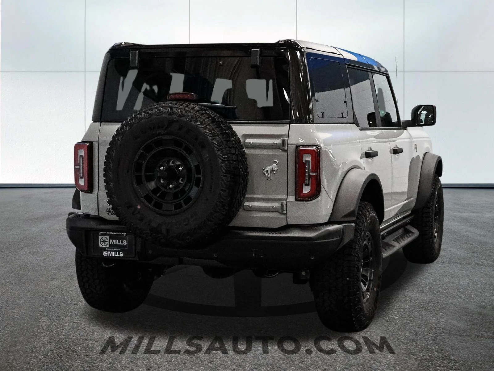 New 2026 Avalanche Gray Ford Badlands® image 7