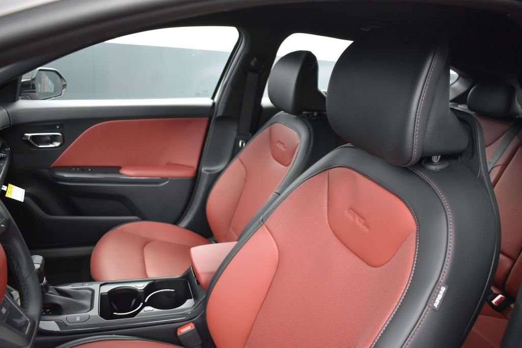 New 2026 Snow White Pearl Kia GT-Line image 9