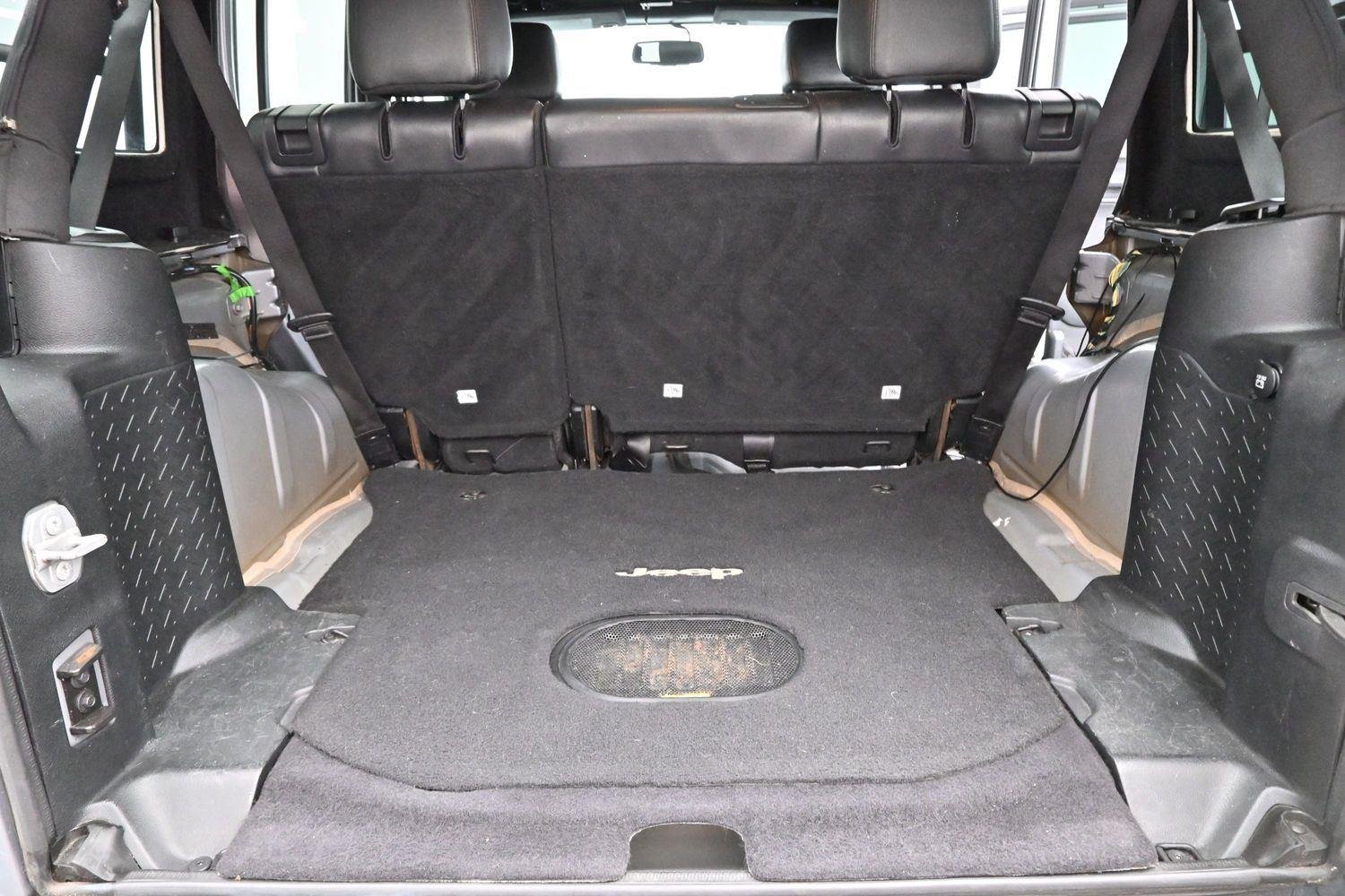 Used 2017 Billet Silver Metallic Clearcoat Jeep Smoky Mountain image 10