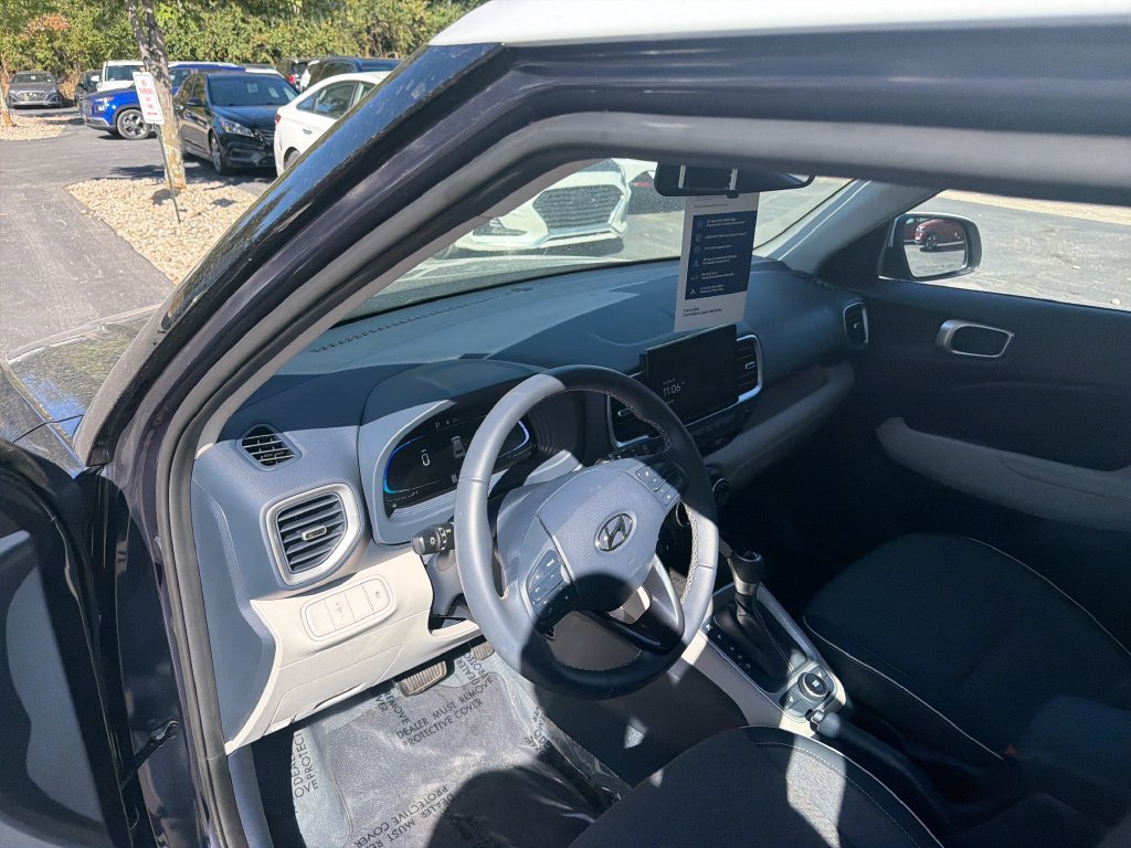 Used 2025 White Hyundai Limited image 16