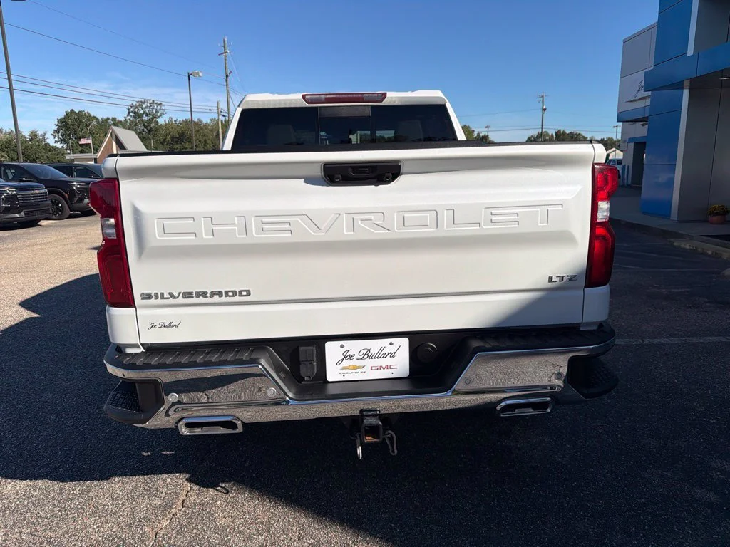 Used 2024 Iridescent Pearl Tricoat Chevrolet LTZ image 4