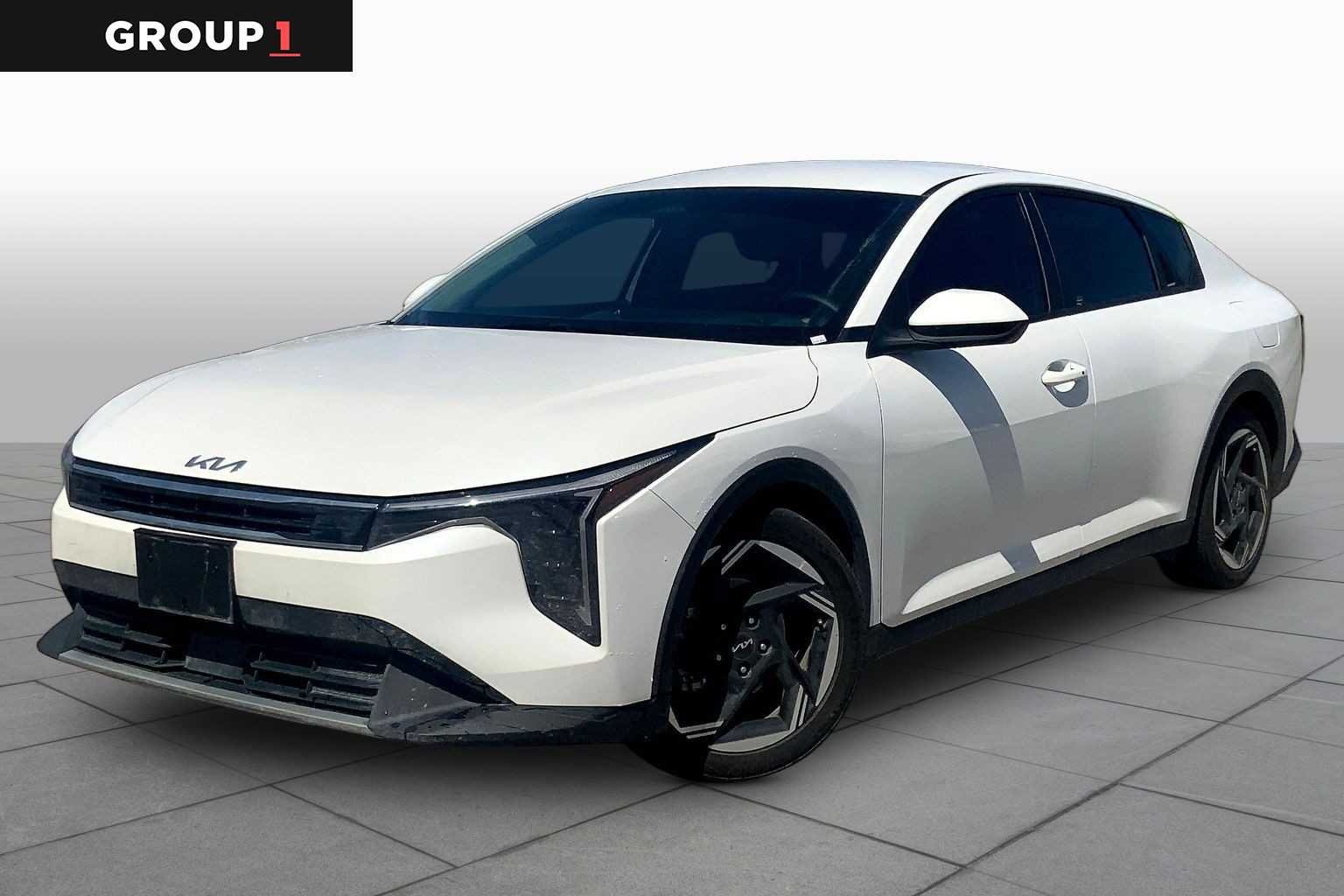 2025 Kia K4 EX AT's photo