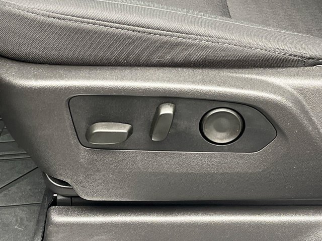 Used 2026 Summit White Chevrolet LT image 10