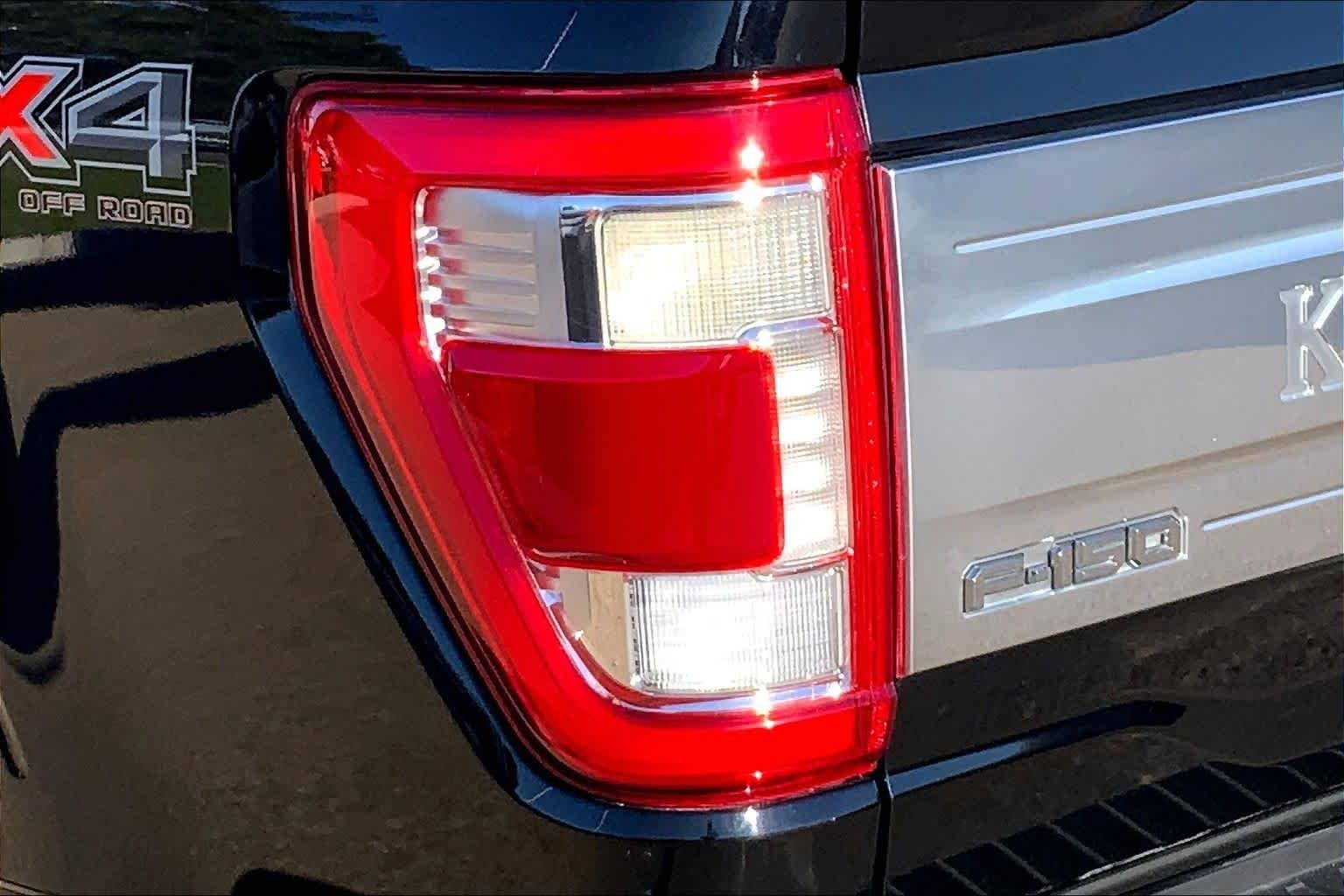 Used 2021 Agate Black Metallic Ford King Ranch image 28