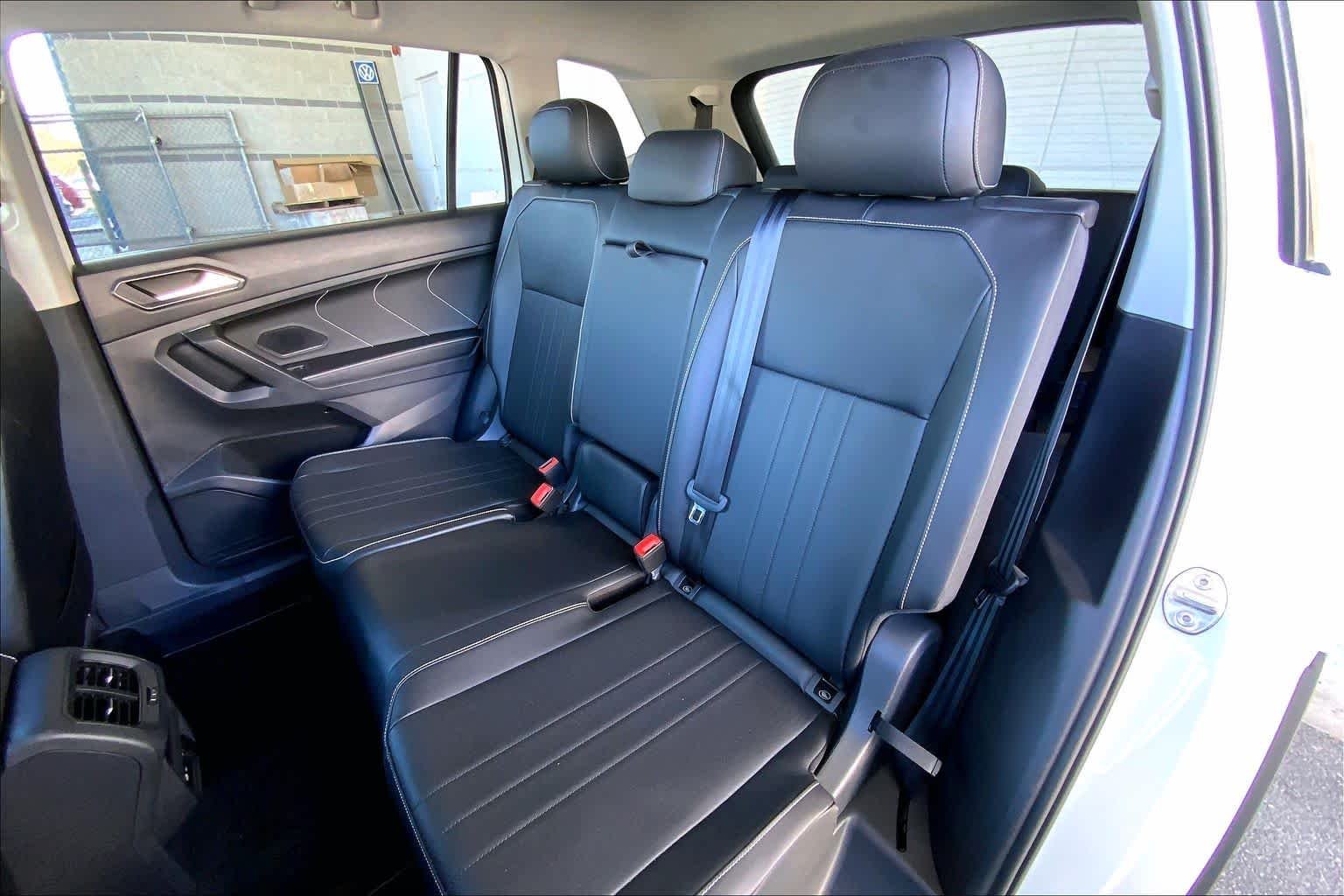 2022 Volkswagen Tiguan SE - Photo 21