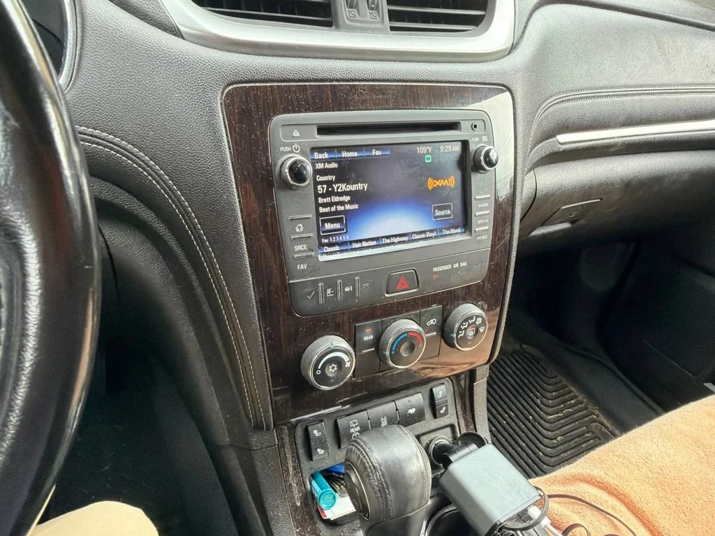 Used 2017 SILVER ICE METALLIC Chevrolet LT image 4