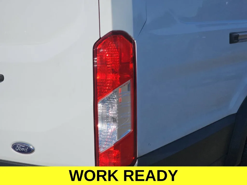 Used 2018 White Ford Base image 38