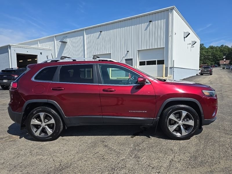 Used 2019 Red Jeep Limited image 9