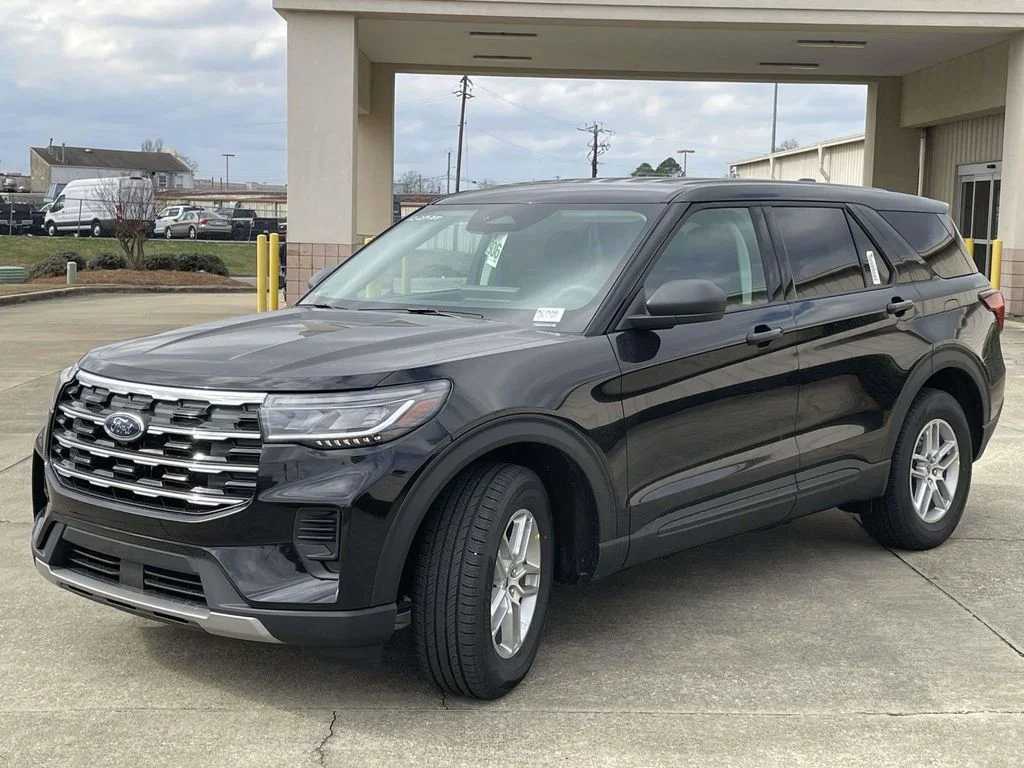 New 2026 Agate Black Metallic Ford Active 100A image 7