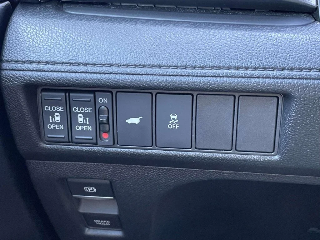 Used 2025  Honda EX-L image 31