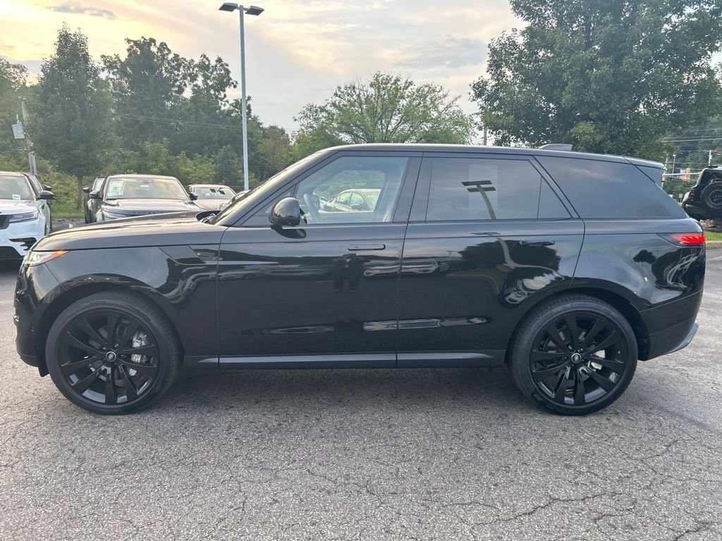 Certified Used 2025 Santorini Black Metallic Land Rover SE image 3