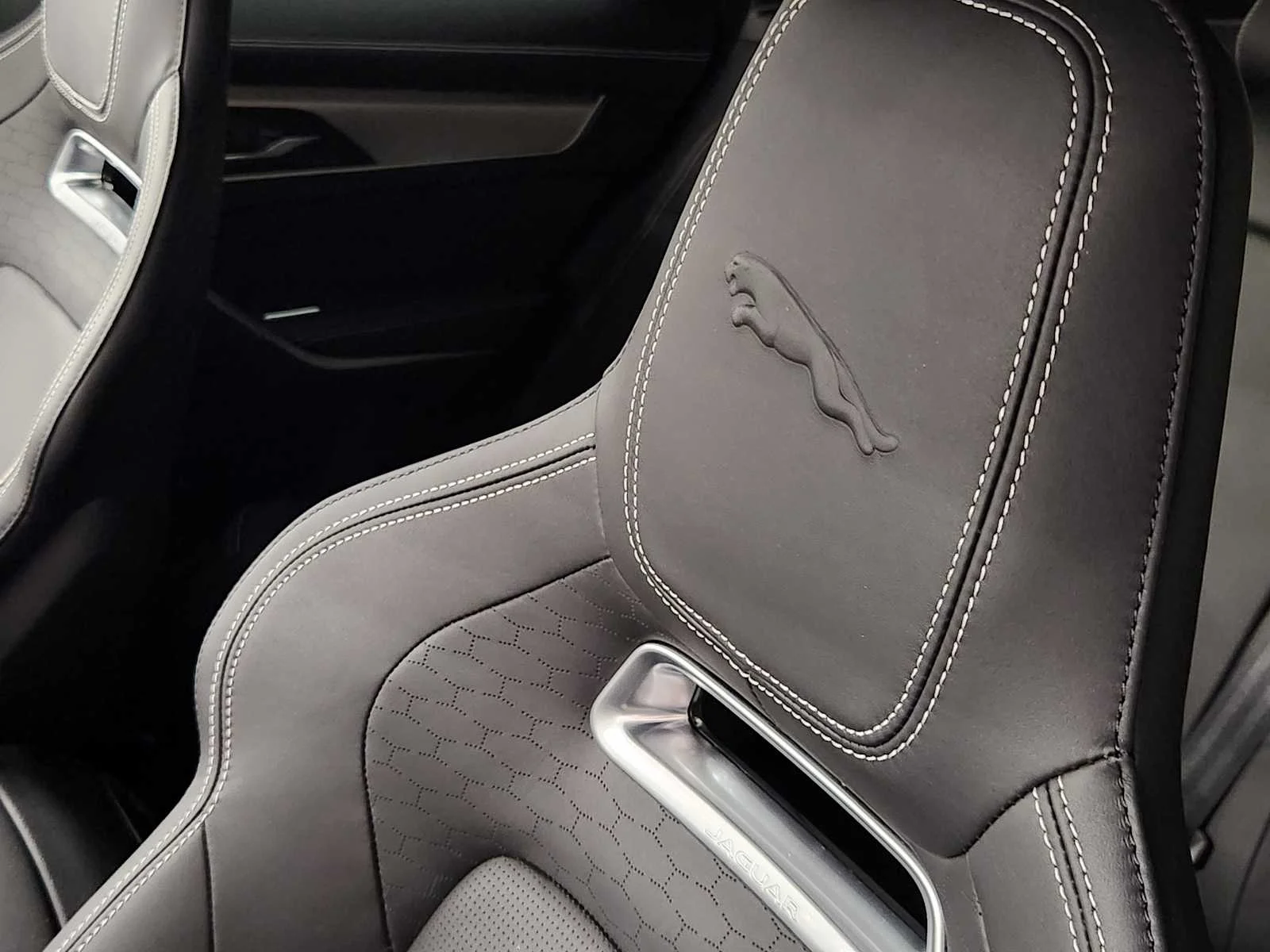 New 2026 Santorini Black Metallic Jaguar R-Dynamic S image 24