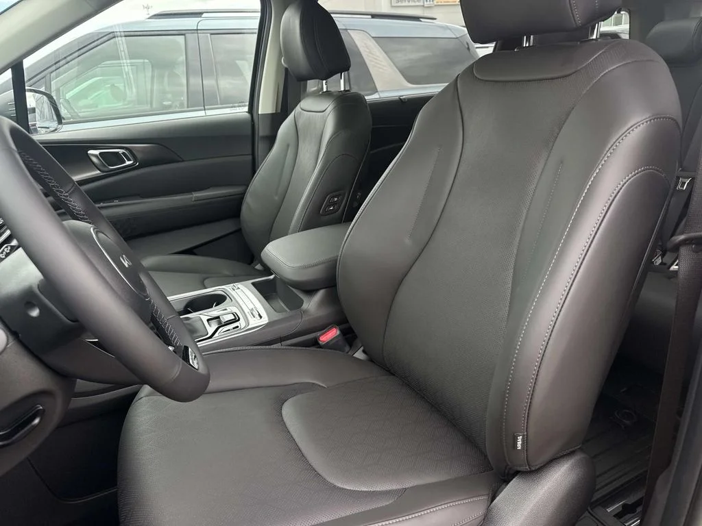 New 2026 Aurora Black Pearl Kia SX image 7