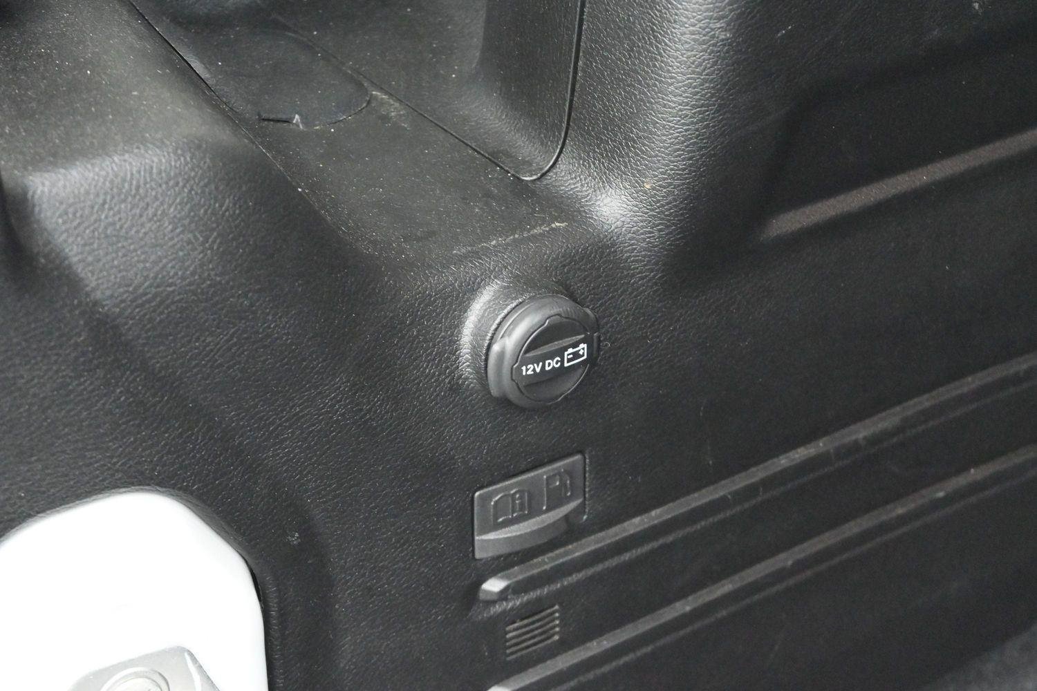 Used 2023 Bright White Clearcoat Jeep Rubicon image 10