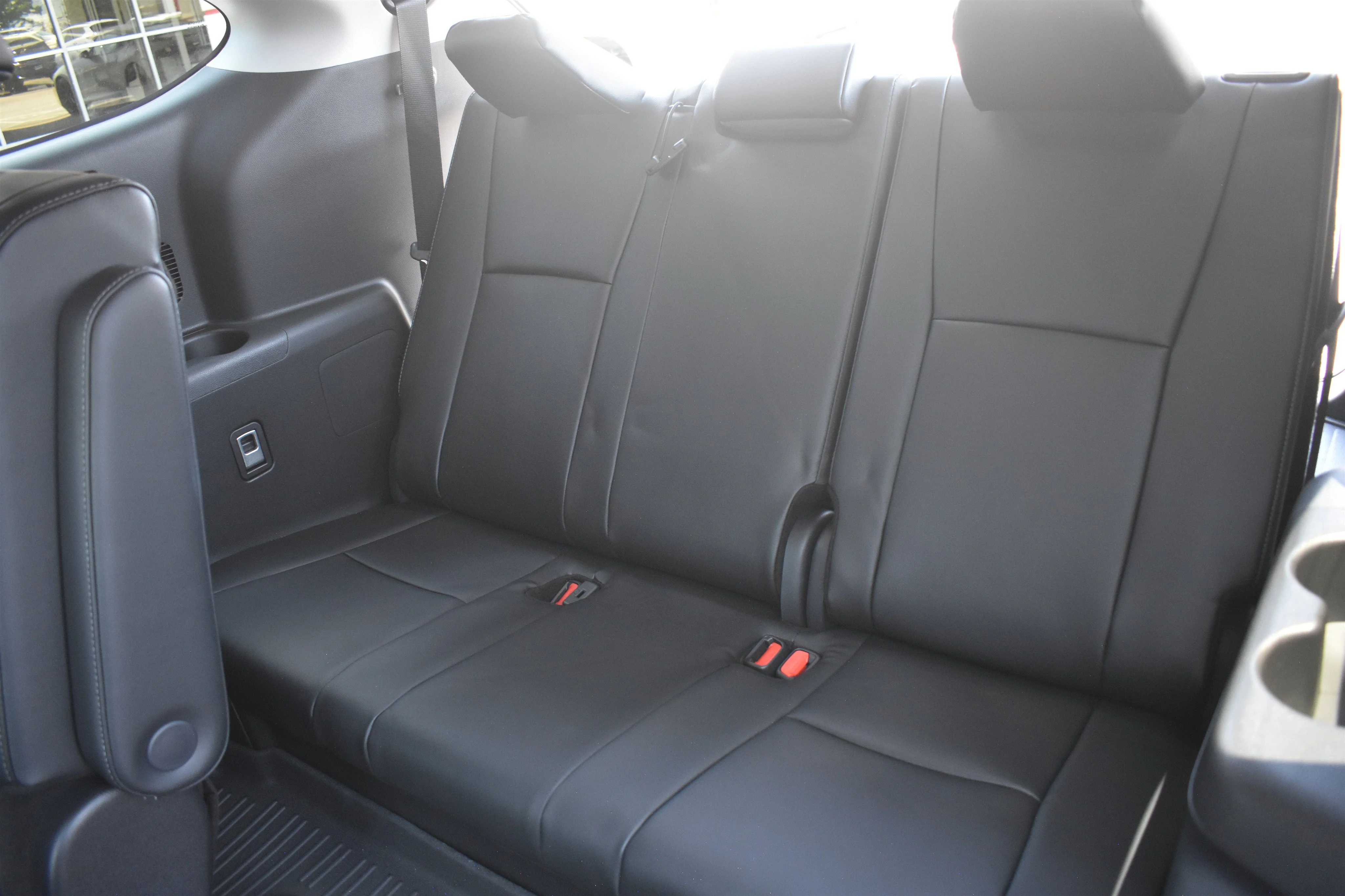 Used 2025  Toyota Limited image 17