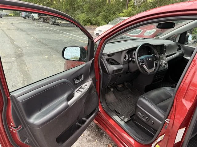 Used 2017 Salsa Red Pearl Toyota SE Premium 8-Passenger image 11