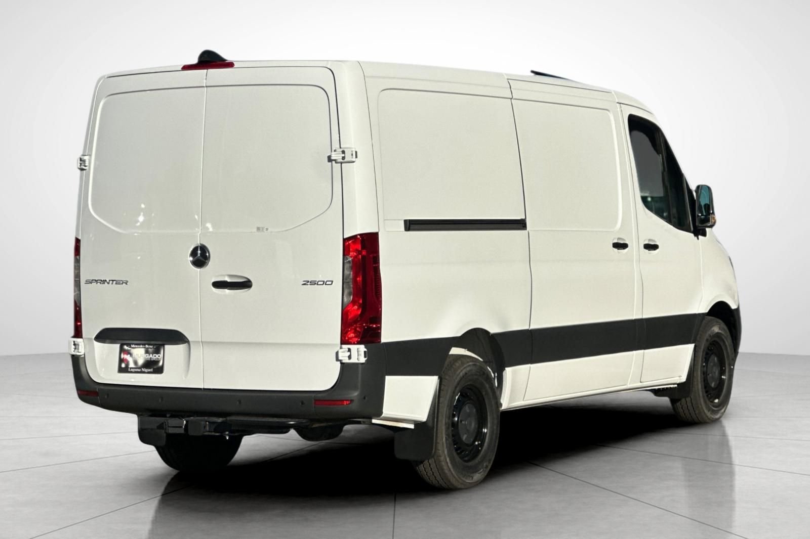 New 2026 Arctic+White Mercedes-Benz Cargo 144 WB image 10
