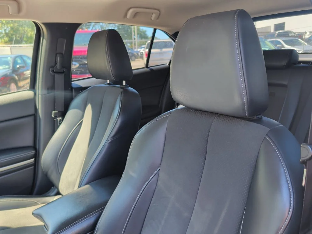Used 2024  Mitsubishi  image 12