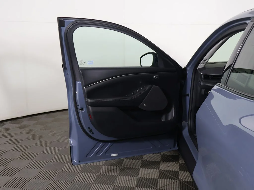 Used 2023 Blue Ford Premium image 23