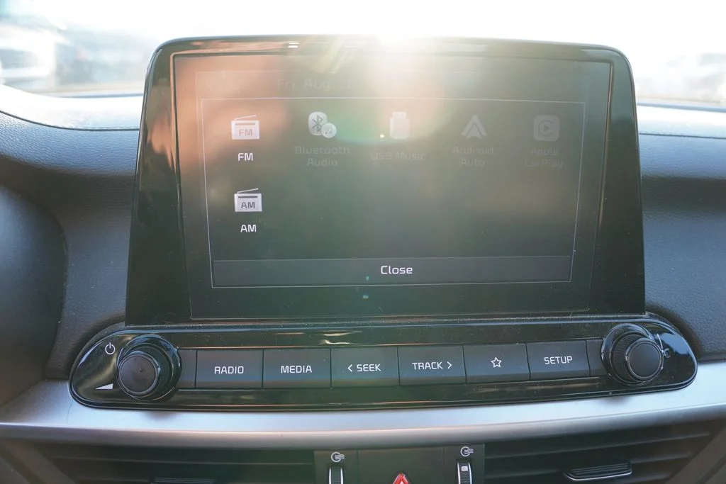 Used 2024 Snow White Pearl Kia LXS image 5