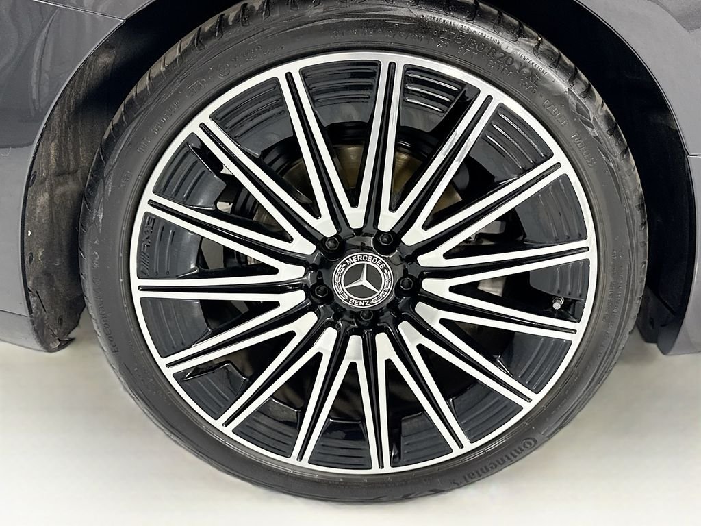 Certified Used 2025 Graphite Gray Metallic Mercedes-Benz CLE 300 image 31
