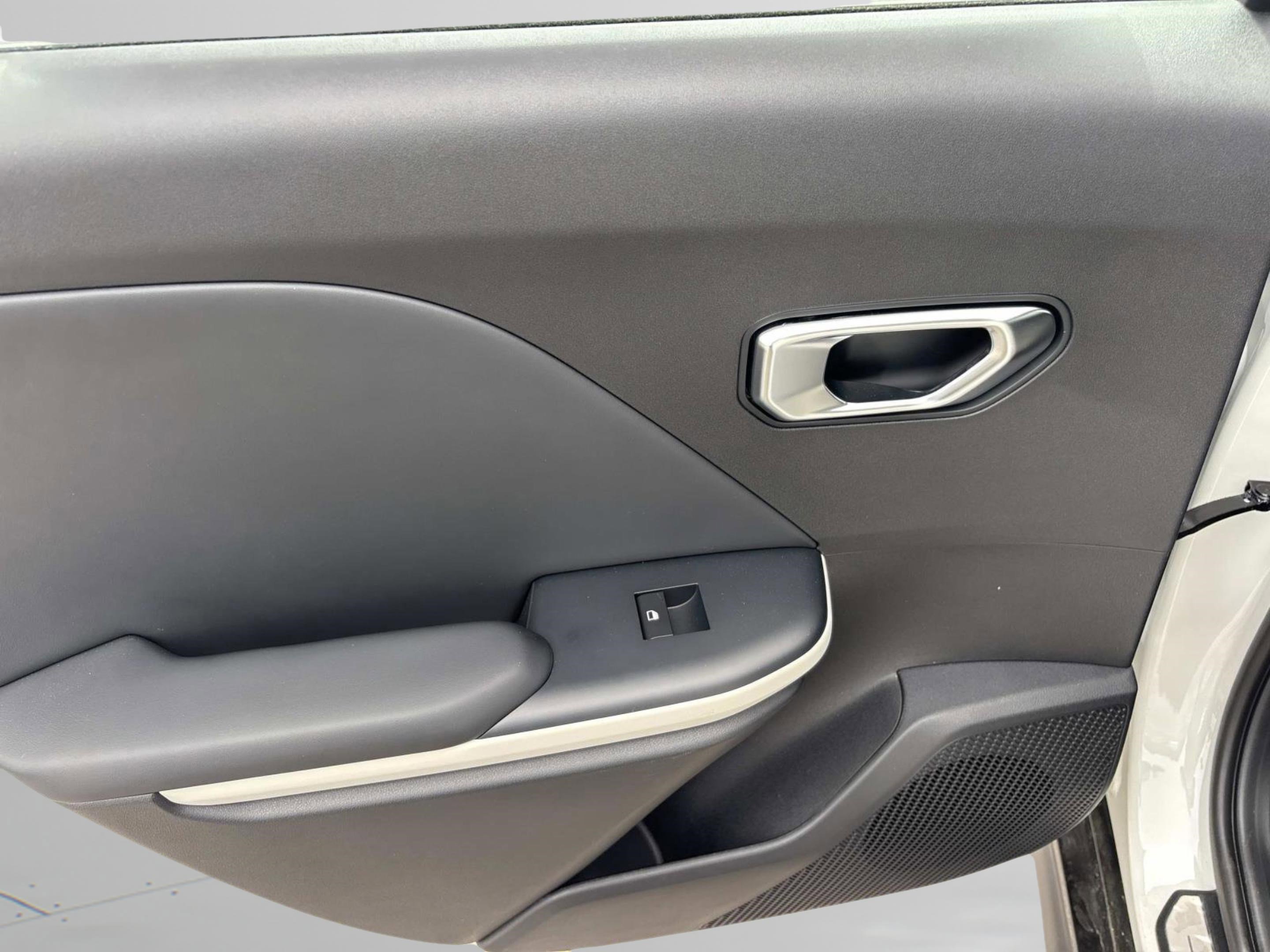 New 2026 Snow White Pearl Kia GT-Line Turbo image 15