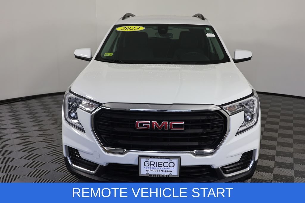Used 2023 White GMC SLE image 2