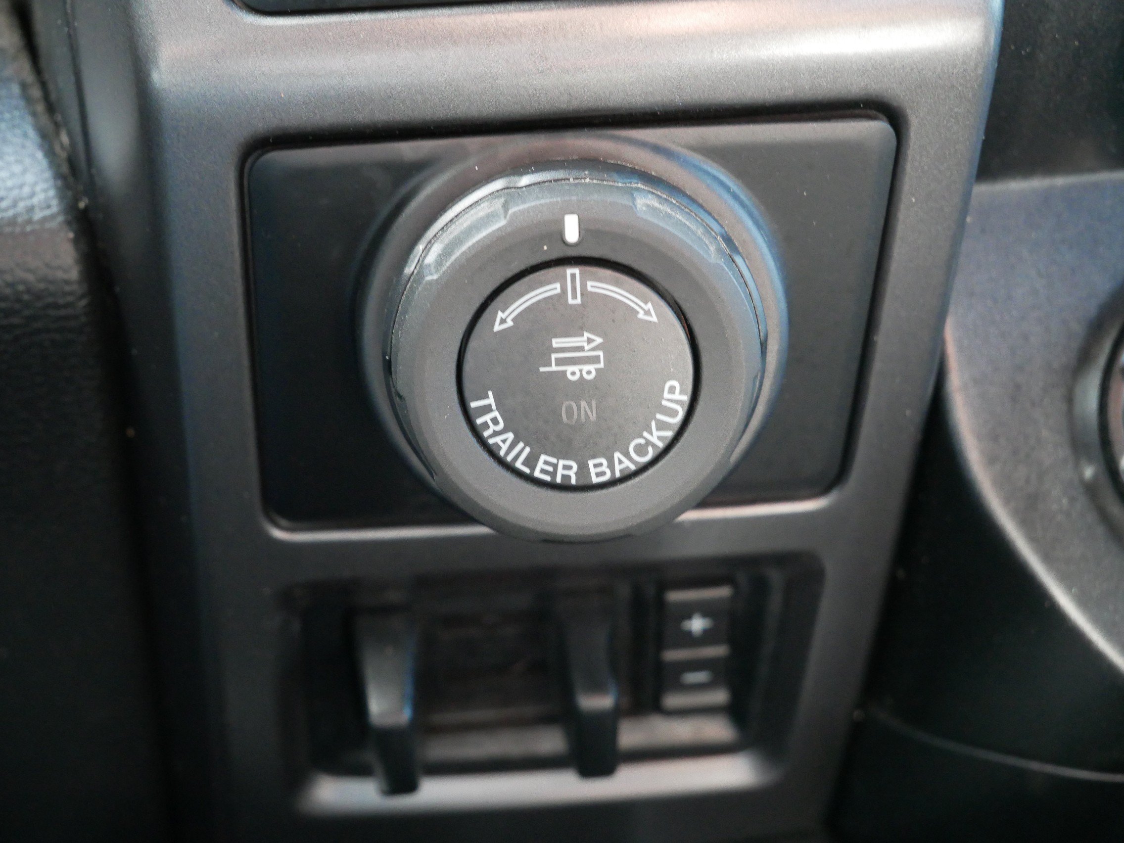 Used 2018 Gray Ford XLT image 25