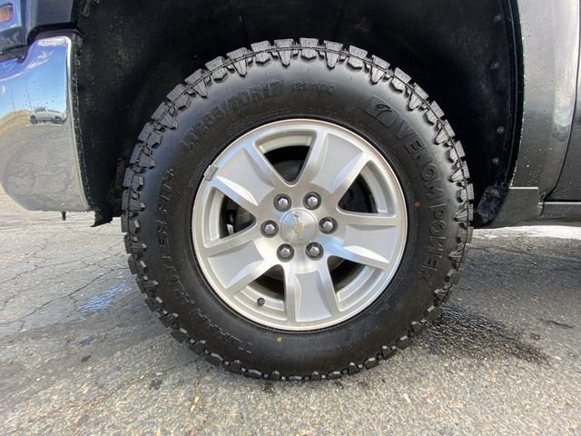 Used 2018 BLACK Chevrolet LT image 10