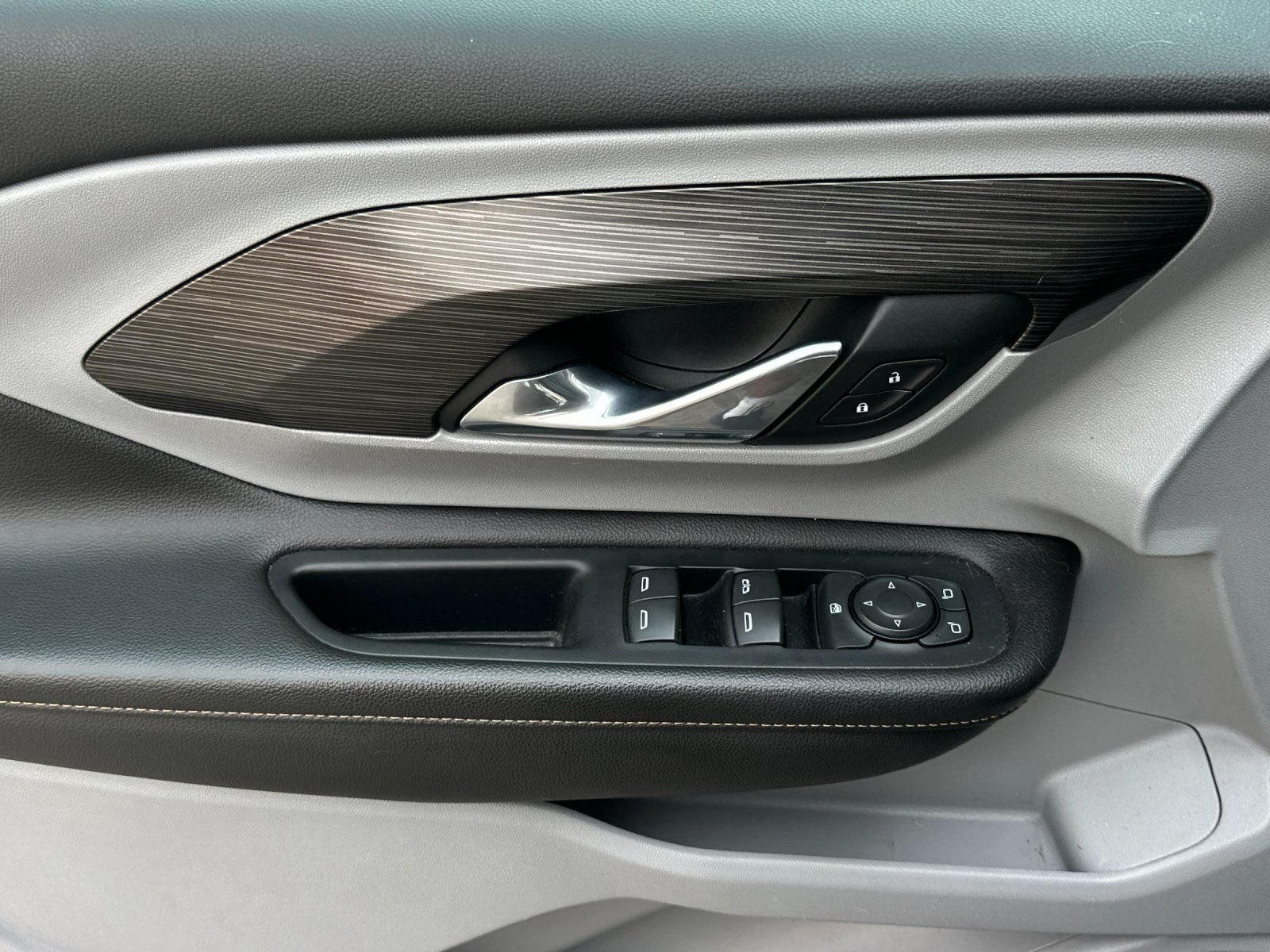 Used 2019 Summit White GMC SLT image 9