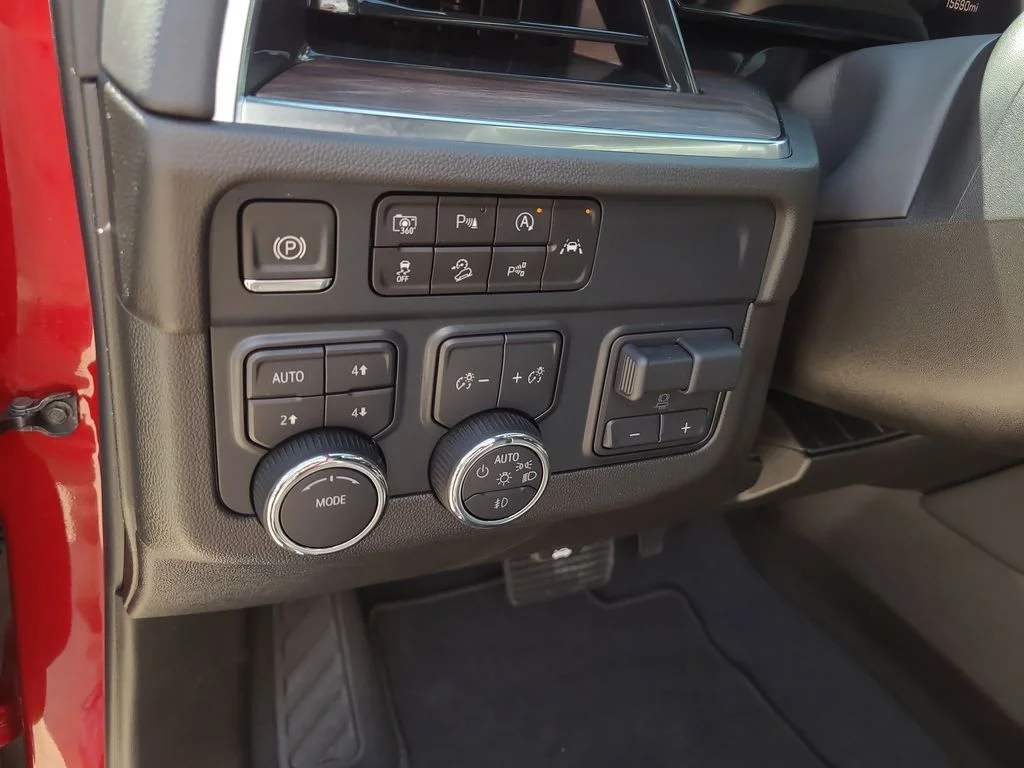 Used 2025 Red Chevrolet Z71 image 28